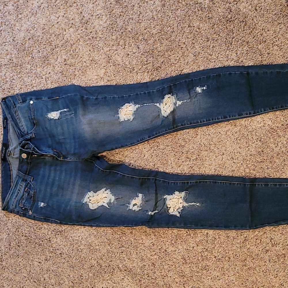 Womens jeans with cool crochet in distressing